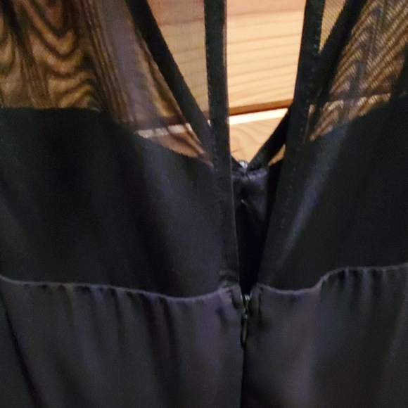 Black dress - Picture 3 of 3